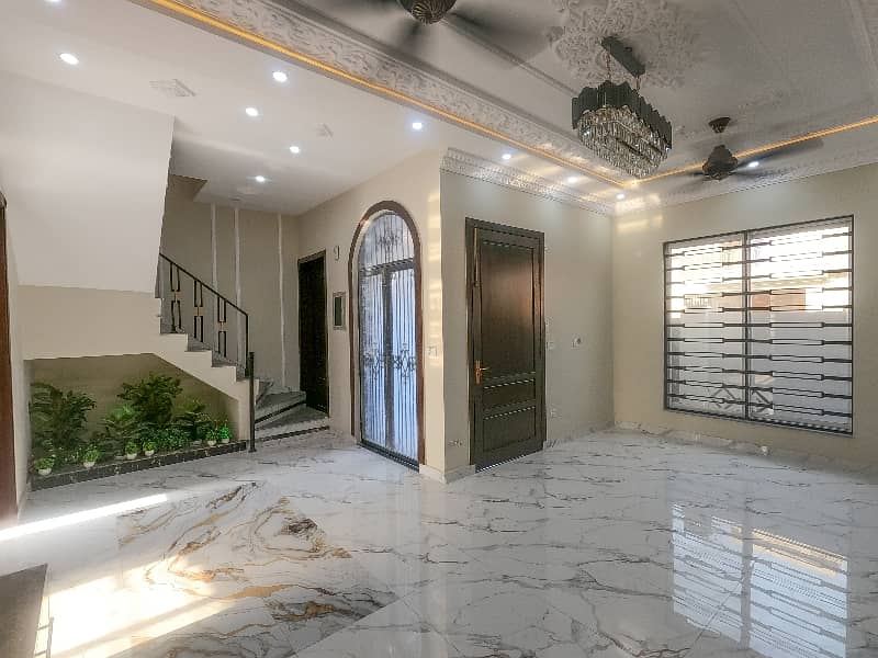 Reserve A Prime Location House Now In Central Park - Block B 7