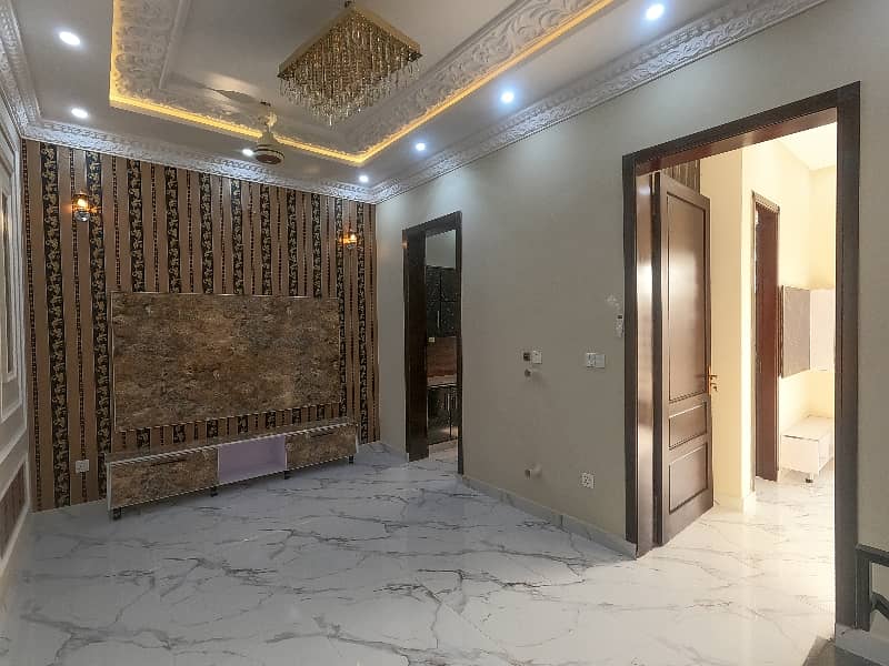 Reserve A Prime Location House Now In Central Park - Block B 11