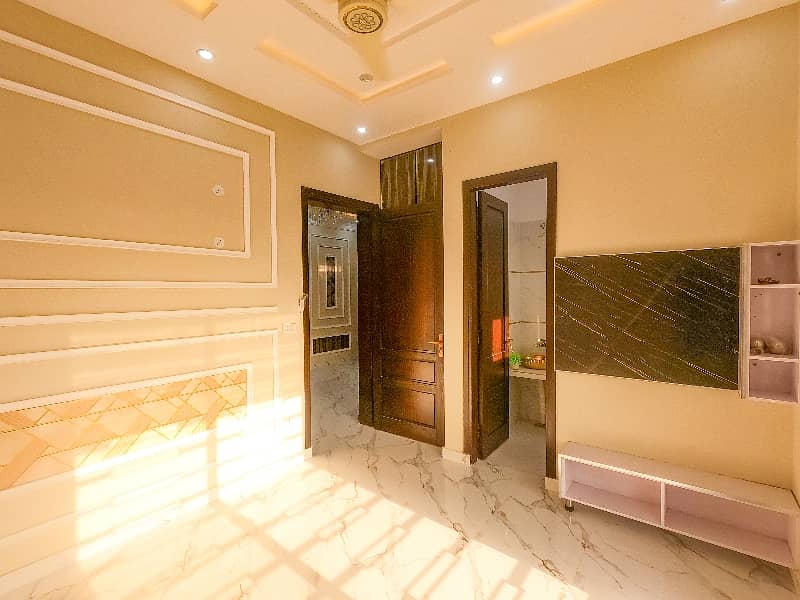 Reserve A Prime Location House Now In Central Park - Block B 19