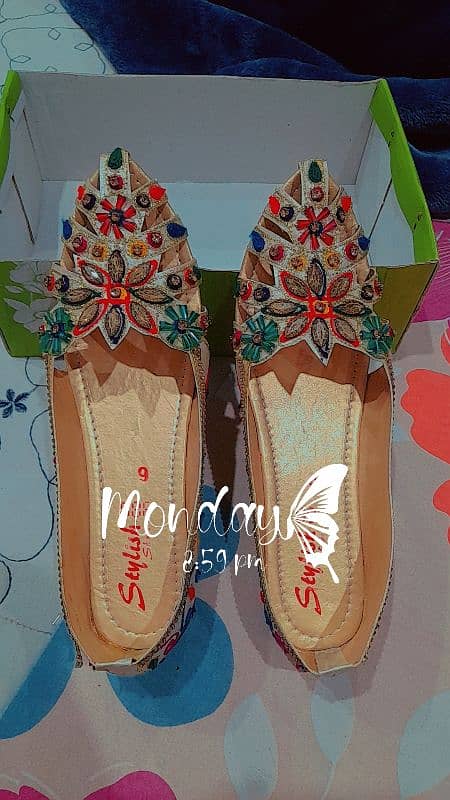 Selling new and good condition sandals at a very reasonable price 1
