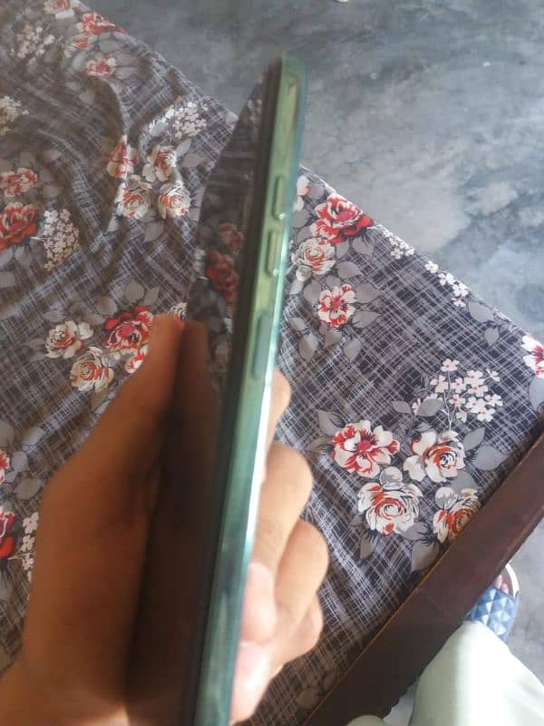phone sell kerna laken is ma koi masala be nahe ba 10 by 10 condition 5