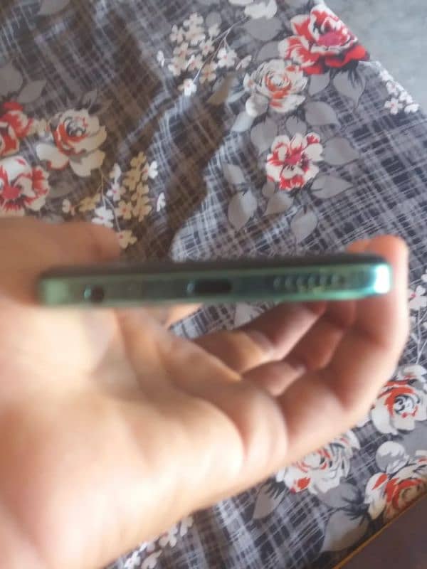 phone sell kerna laken is ma koi masala be nahe ba 10 by 10 condition 7