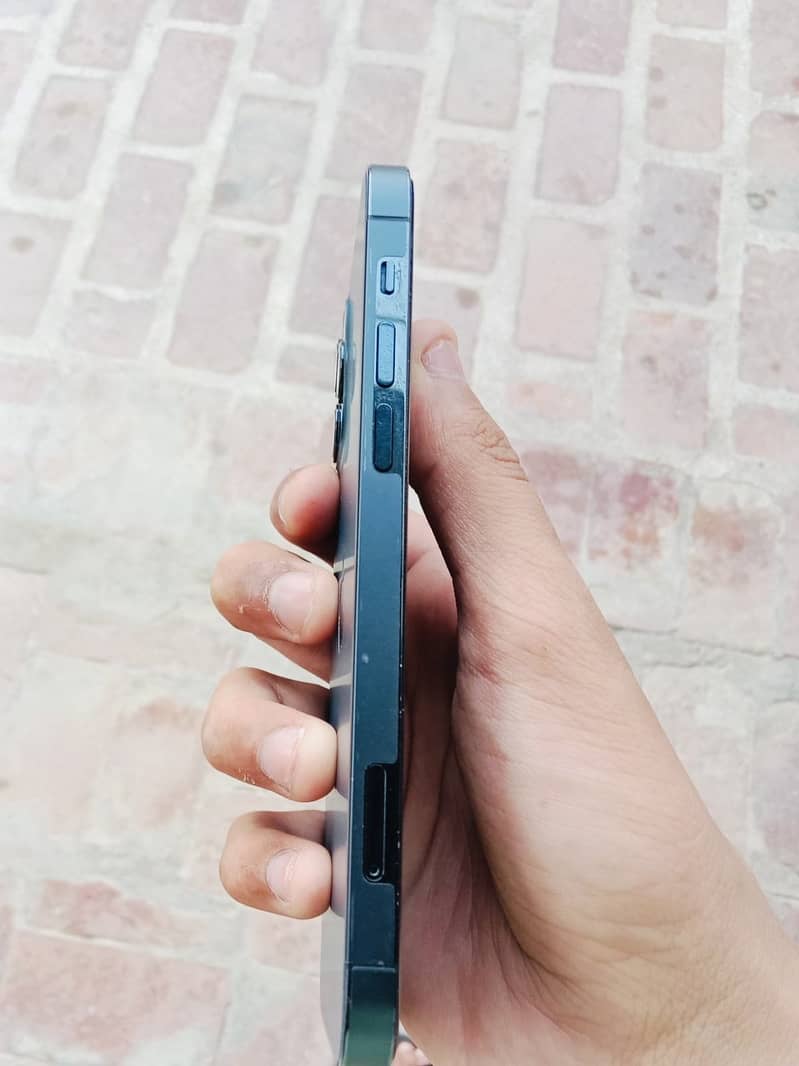 iPhone 12 Pro Jv 1