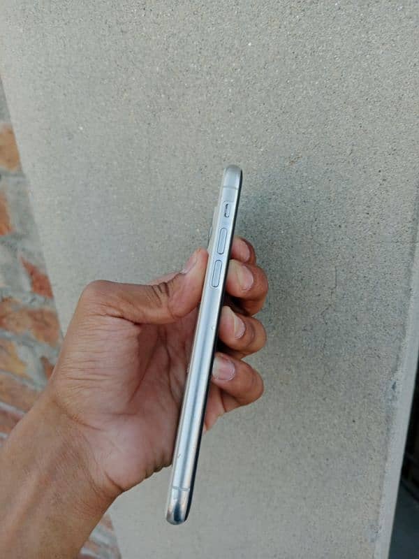 iPhone 11 pro 2 sim PTA 4