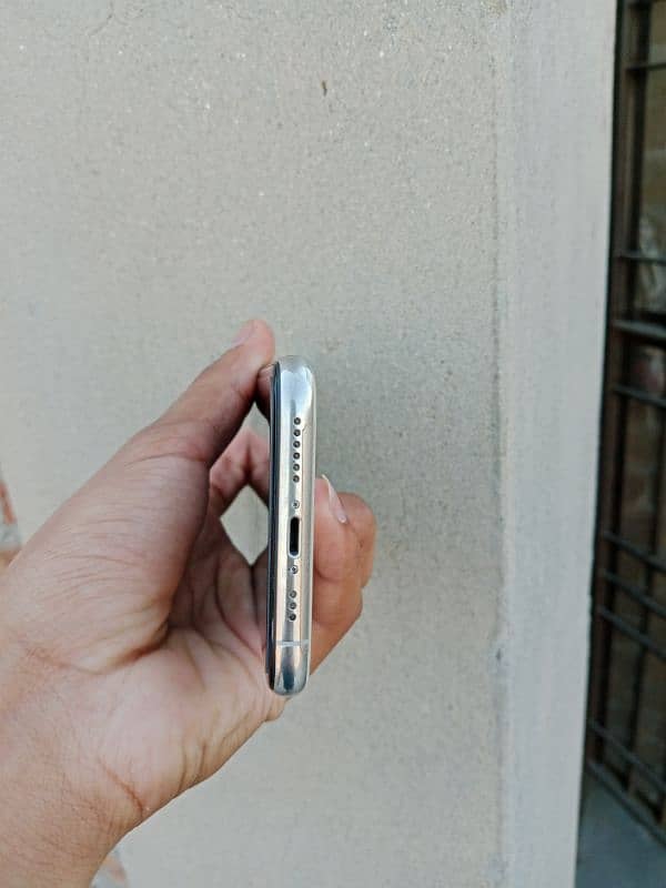 iPhone 11 pro 2 sim PTA 6
