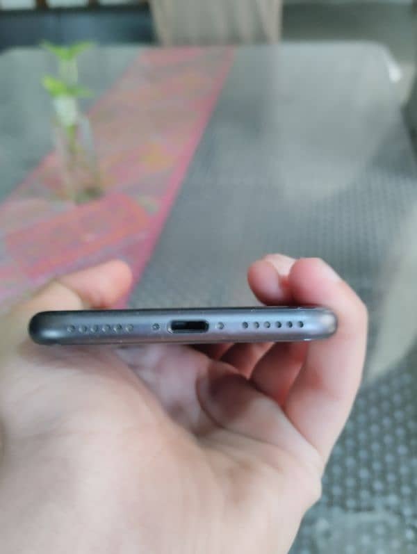 iPhone 8 (64GB) –  No Faults – Black Color 6