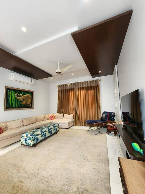 Luxury 500 Yards Bungalow for Sale 5 Bedrooms, Swimming Pool, Basement | DHA Phase 6 3