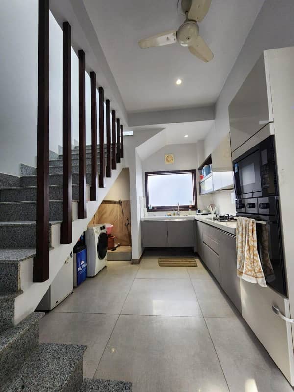 Luxury 500 Yards Bungalow for Sale 5 Bedrooms, Swimming Pool, Basement | DHA Phase 6 10