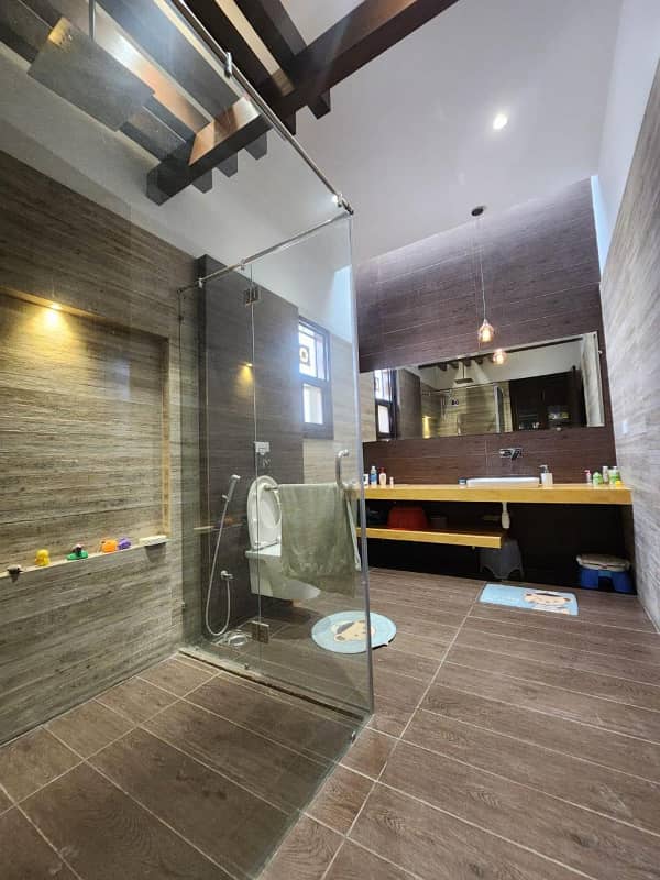 Luxury 500 Yards Bungalow for Sale 5 Bedrooms, Swimming Pool, Basement | DHA Phase 6 16