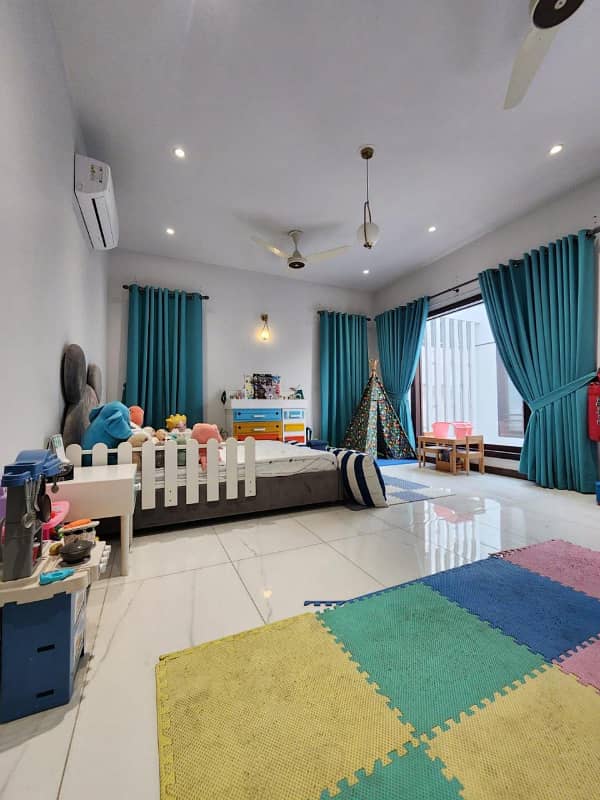Luxury 500 Yards Bungalow for Sale 5 Bedrooms, Swimming Pool, Basement | DHA Phase 6 20