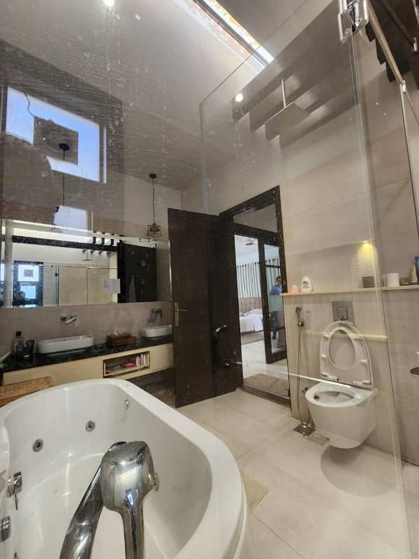 Luxury 500 Yards Bungalow for Sale 5 Bedrooms, Swimming Pool, Basement | DHA Phase 6 27