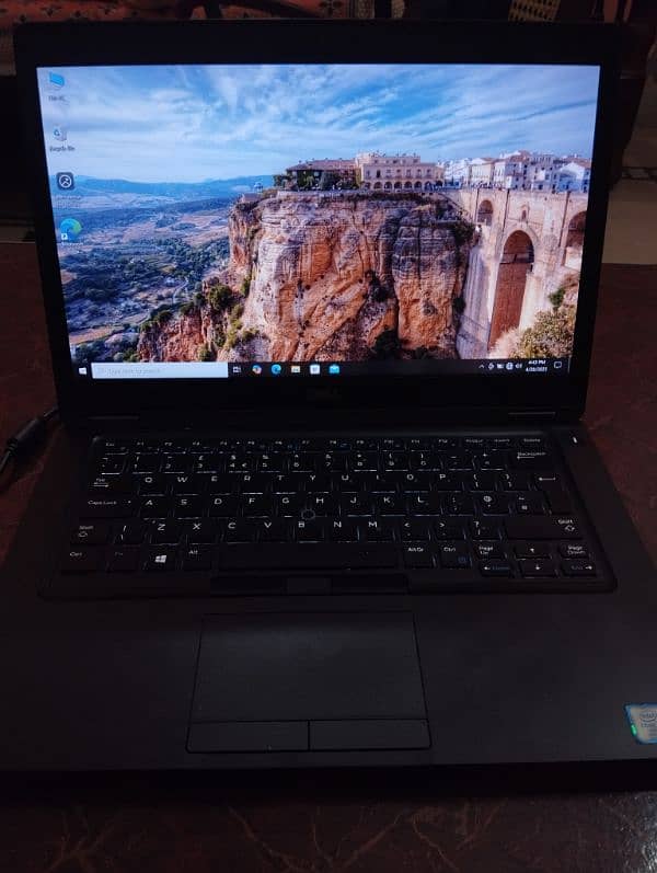 Dell Latitude 5480 | 6 Gen Core i5 (HQ) | 256 gb SSD | 16 gb ram 0