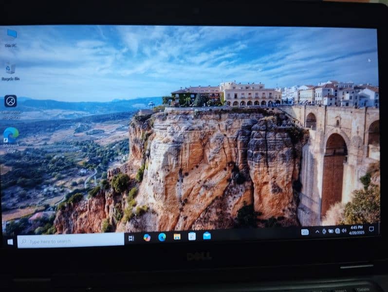 Dell Latitude 5480 | 6 Gen Core i5 (HQ) | 256 gb SSD | 16 gb ram 1