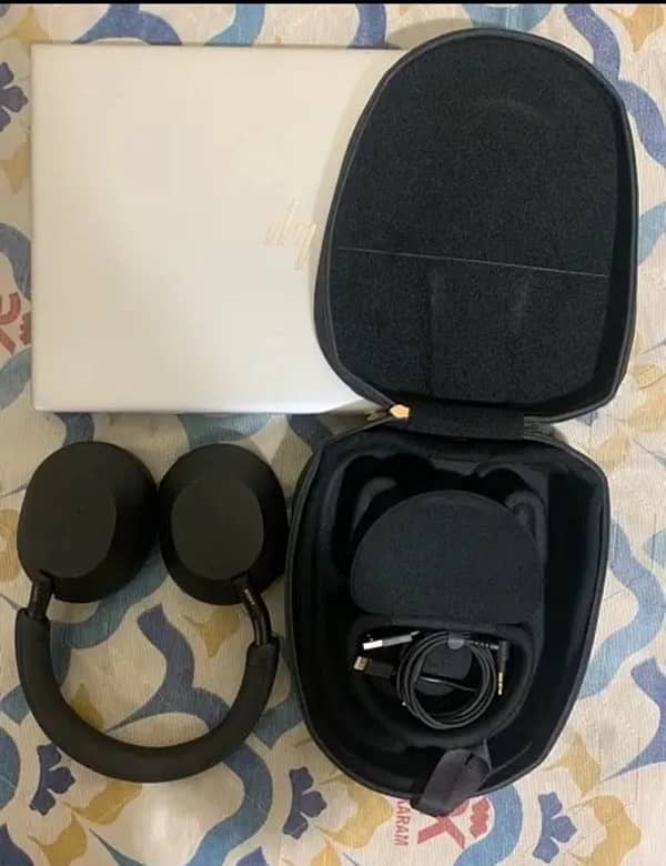 sony wh-1000xm5 1
