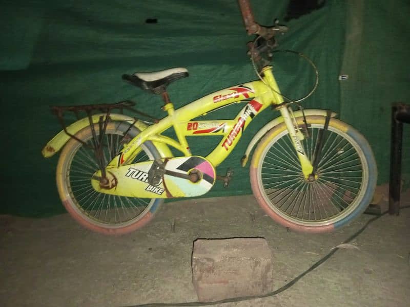 faream hig wait he rim b extra taron wale hain good condition 8 se 10 1