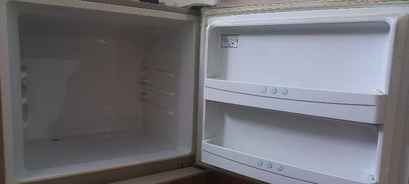Refrigerator 0
