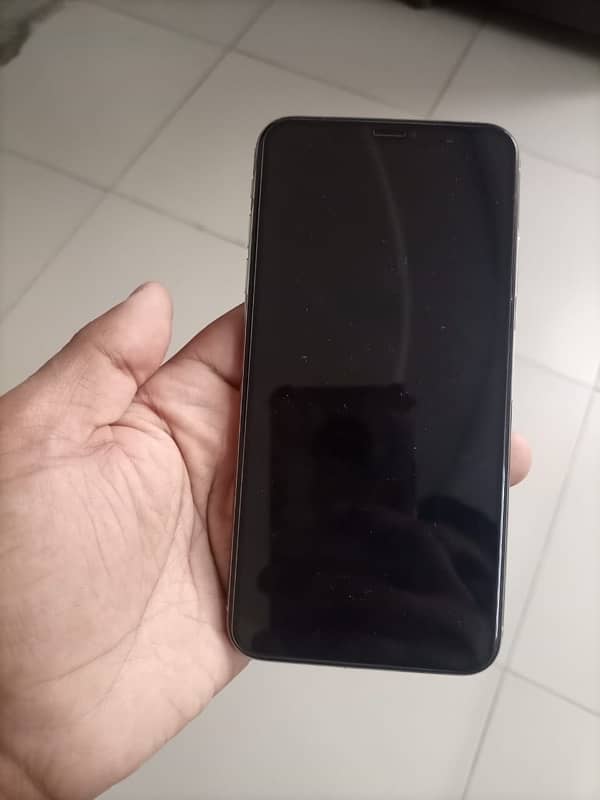 iphone xs max 64gb white non pta 80% 8
