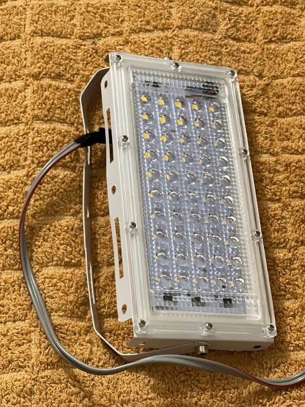led light new condition with wire and plug 0