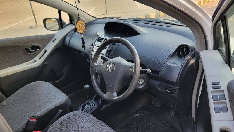 Toyota Vitz 2009 Full option 5