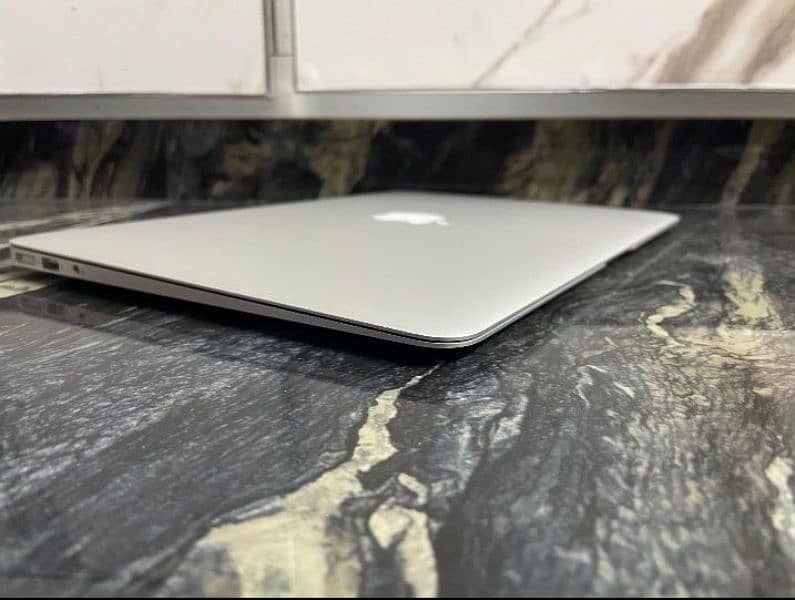 Macbook Air 2015 | Core i5 | 8GB RAM | 256GB SSD 3