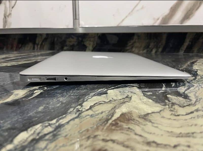 Macbook Air 2015 | Core i5 | 8GB RAM | 256GB SSD 6