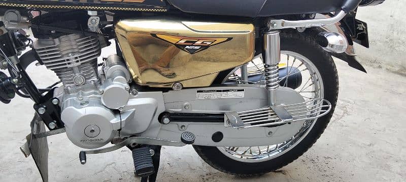 Golden edition Self Start Honda 125 2