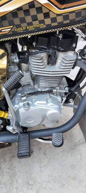 Golden edition Self Start Honda 125 3