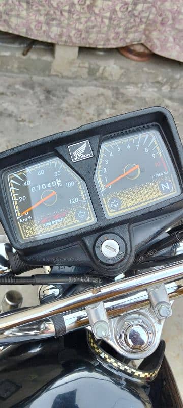 Golden edition Self Start Honda 125 4