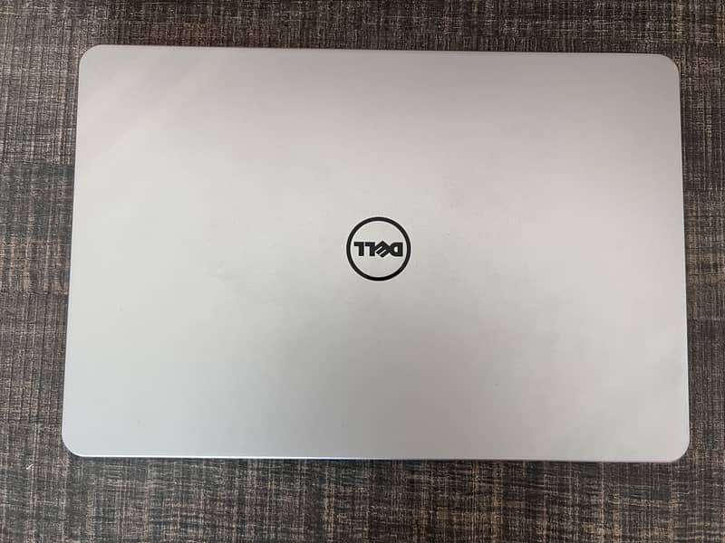 Dell inspiron 15 i7 -4500 CPU @ 1.80GHz Hard-disk 256 GB SSD 0