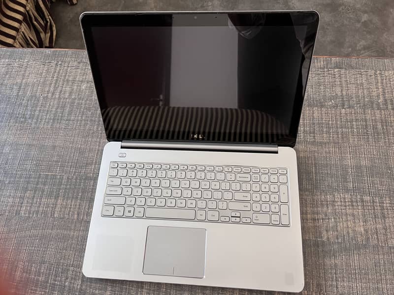 Dell inspiron 15 i7 -4500 CPU @ 1.80GHz Hard-disk 256 GB SSD 3