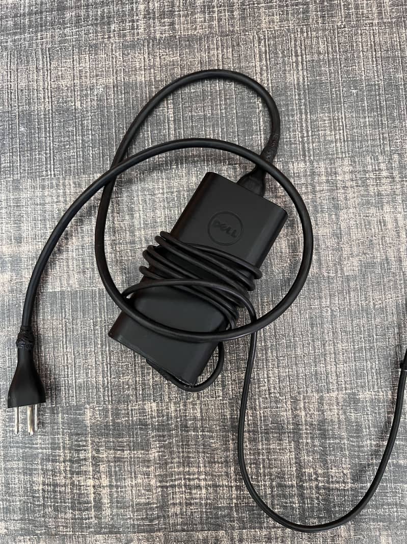Dell inspiron 15 i7 -4500 CPU @ 1.80GHz Hard-disk 256 GB SSD 4