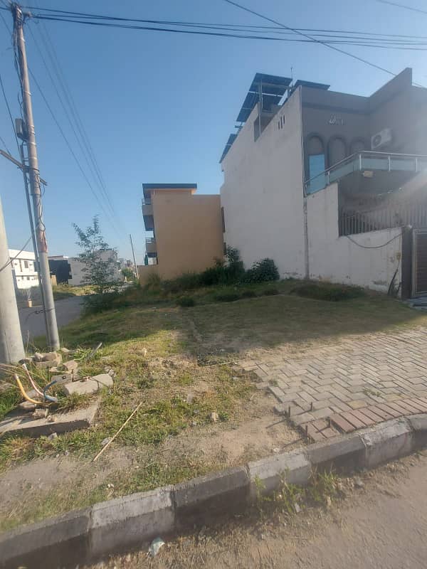 Golden opportunity prime location Plot of A block 0