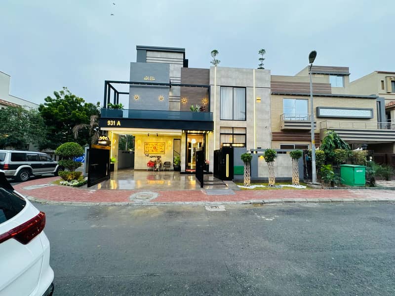 13 Marla New House Available For Sale In Bahria Town Lahore 2