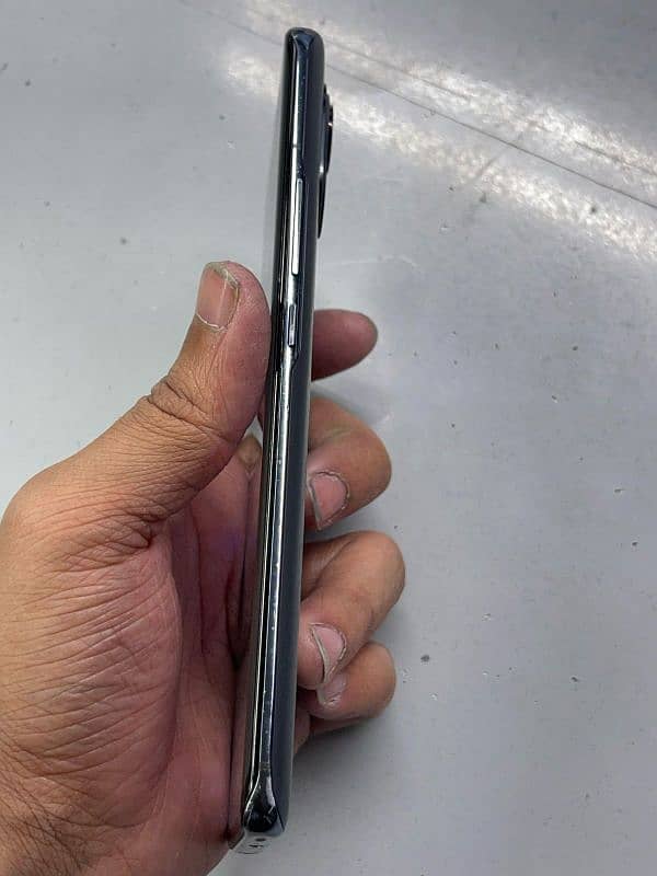 Urgent sale and exchange possible with iphone 4