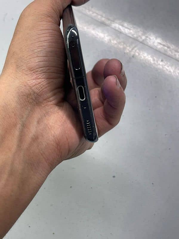 Urgent sale and exchange possible with iphone 5