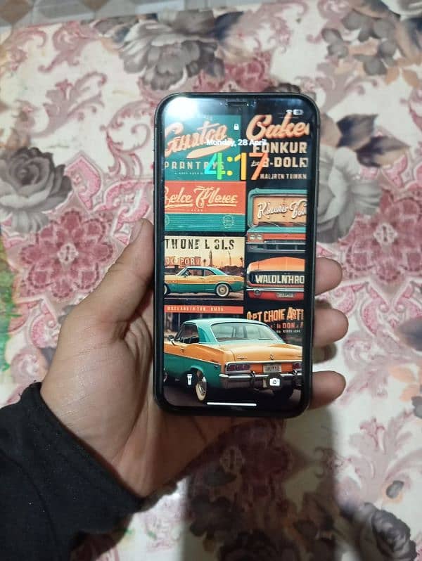 I phone 11 urgent sale for money 7