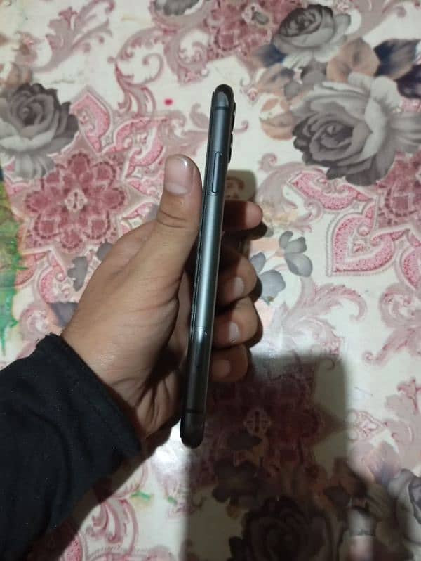 I phone 11 urgent sale for money 8