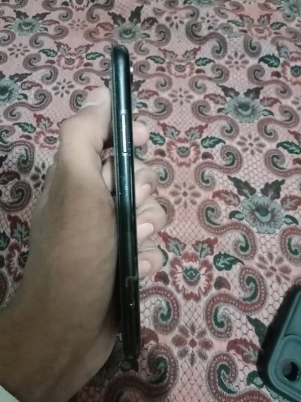 I Phone XR 4