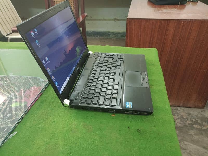 Toshiba laptop 17000 2
