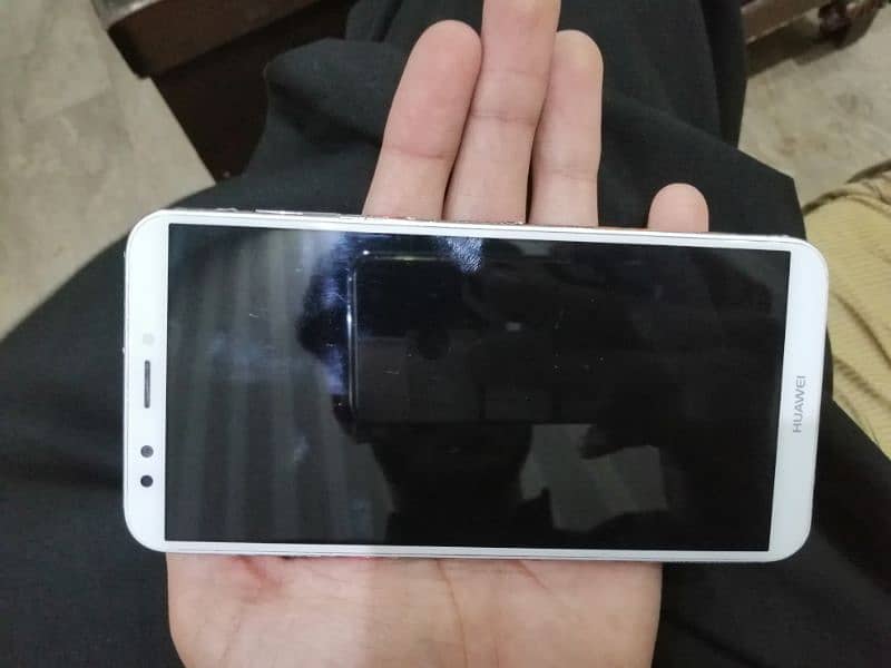 Huawei honor 7C 1