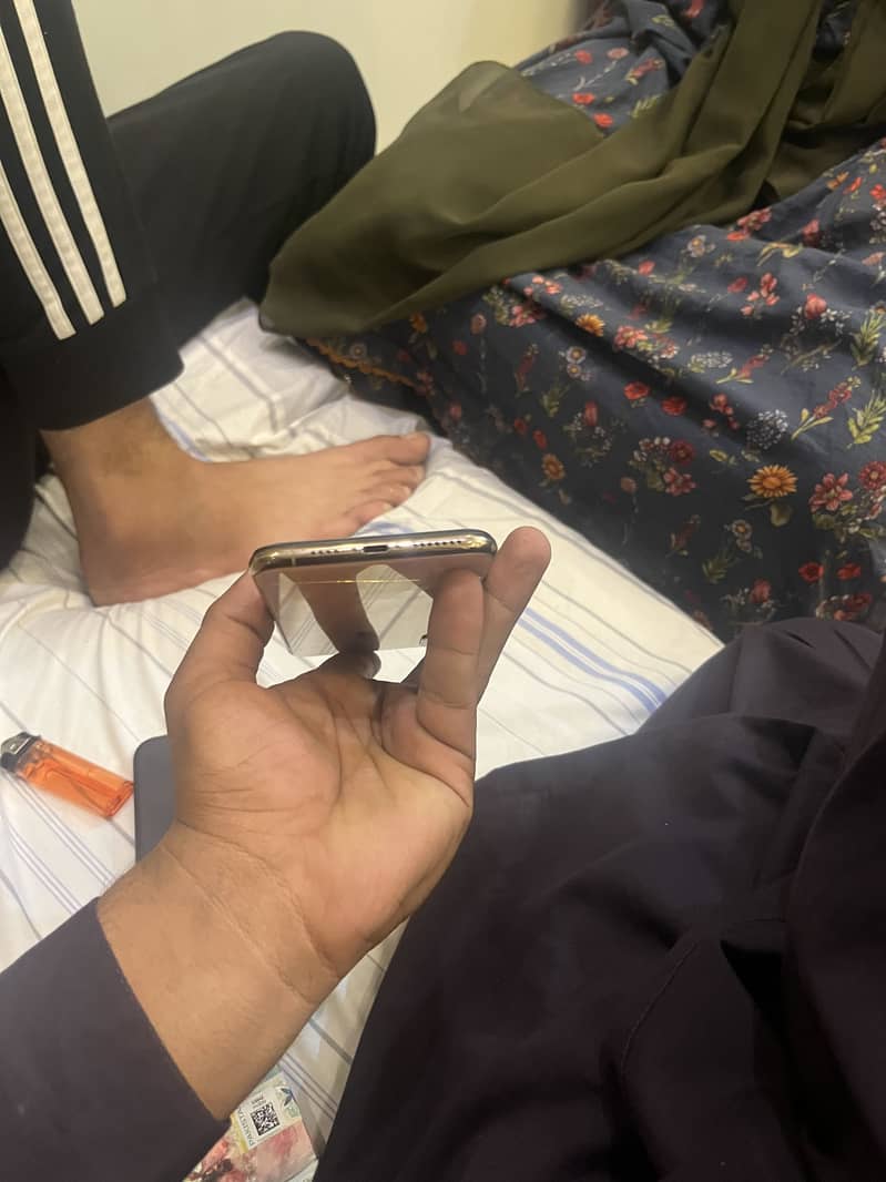 Iphone xs max rose gold 64gp jv 11