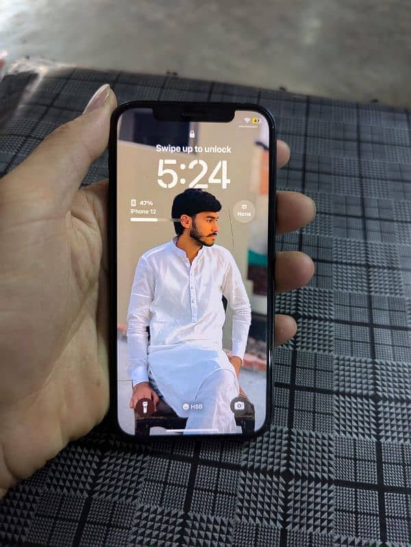 iPhone 12 jv 1