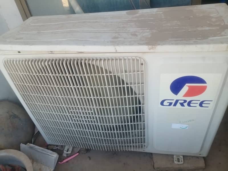 Gree inverter 1.5 ton for sale good condition 1