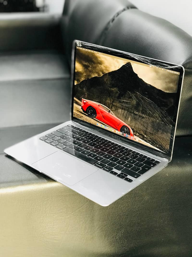  MacBook Air M1 Chip With Retina Display 0