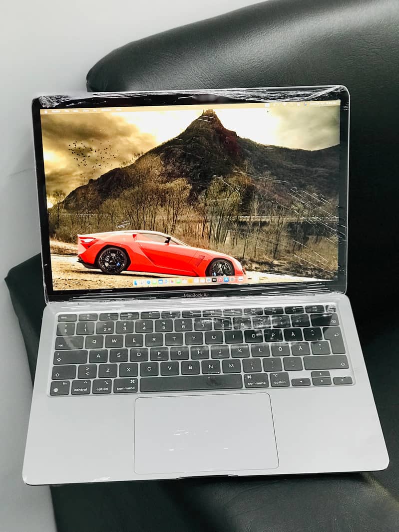  MacBook Air M1 Chip With Retina Display 2
