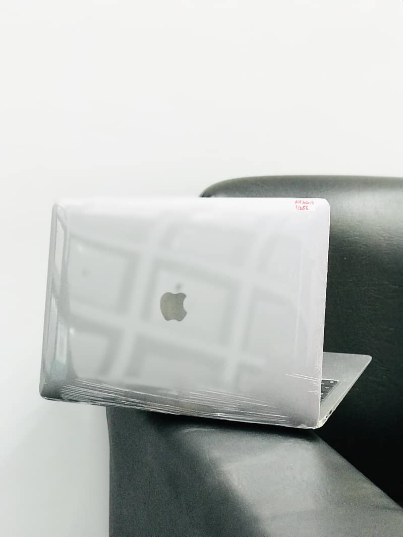  MacBook Air M1 Chip With Retina Display 4