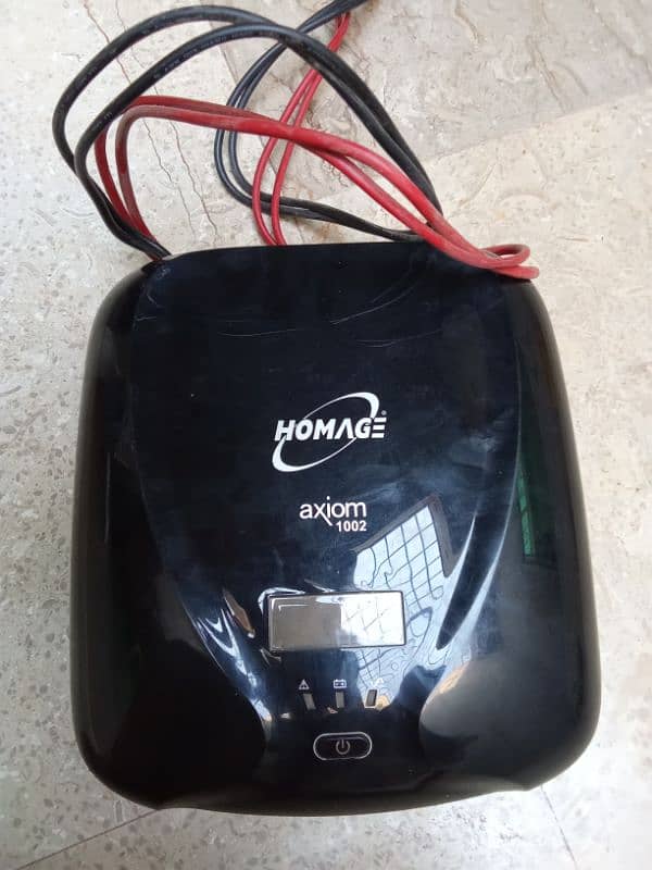 Homage axiom1002 1000VA/660W 1