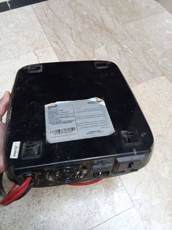 Homage axiom1002 1000VA/660W 3