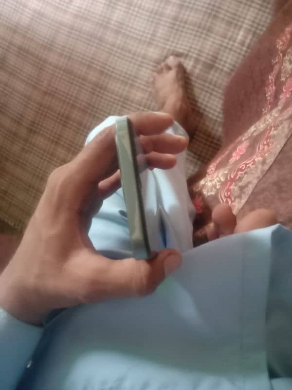 realme c61 6/128 full box 4