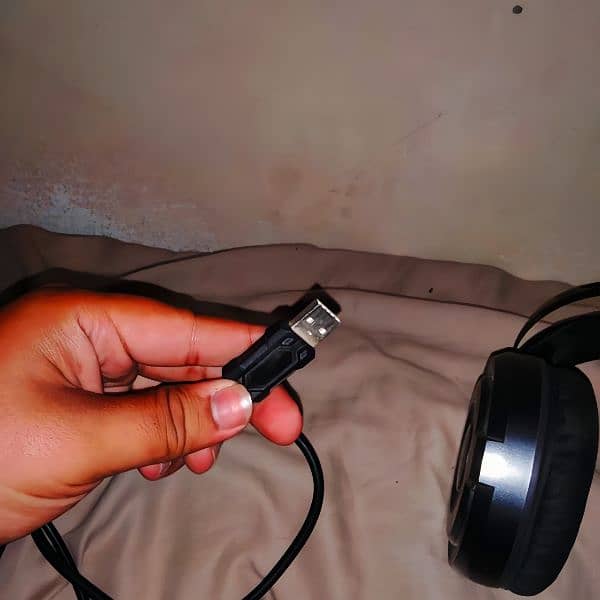 Bloody G520 gaming headset virtual 7.1 surround sound with RBG Light 4